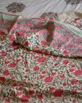 Kalaaai Pink and white ac quilt in double bed size